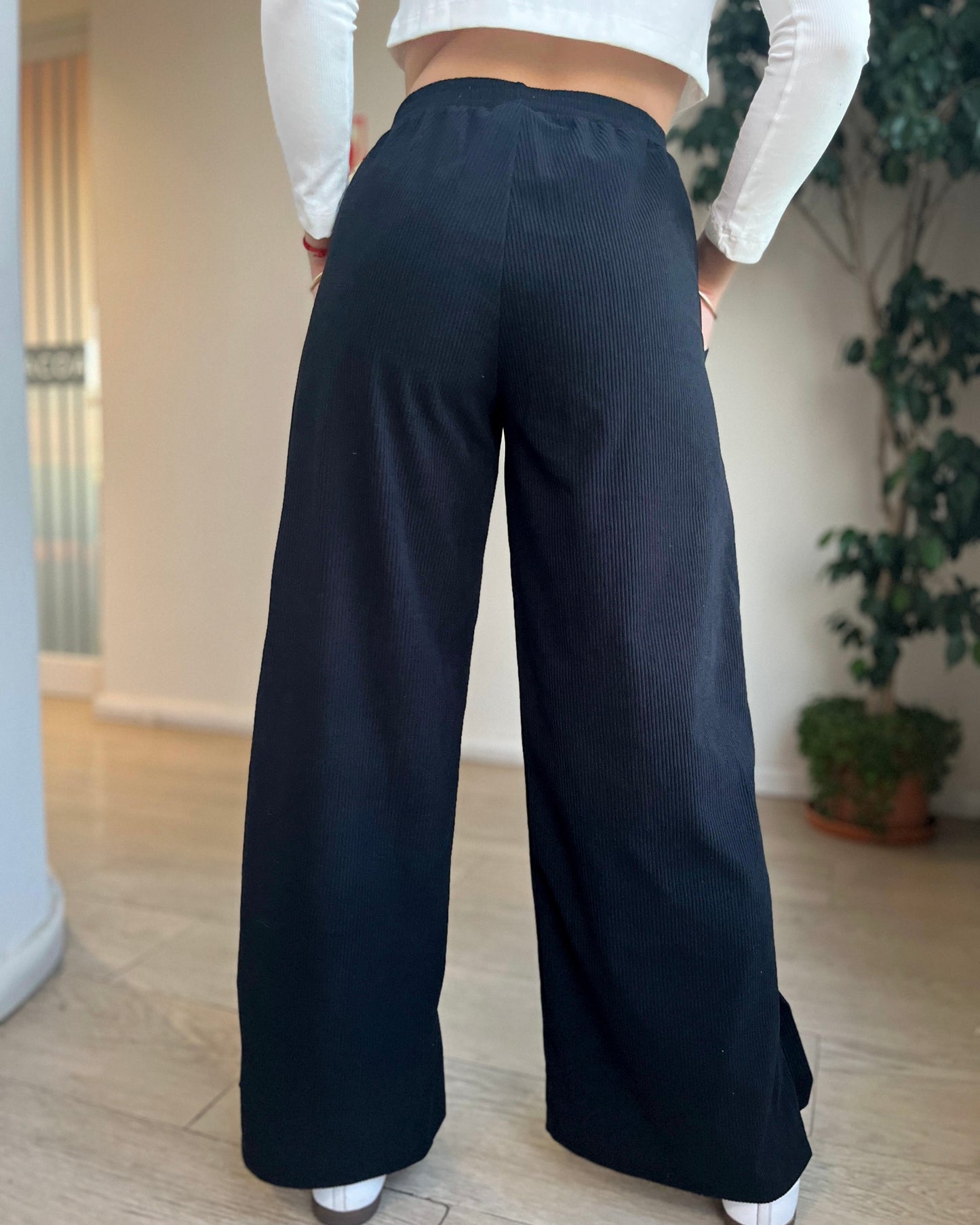 Pantalón pana negro