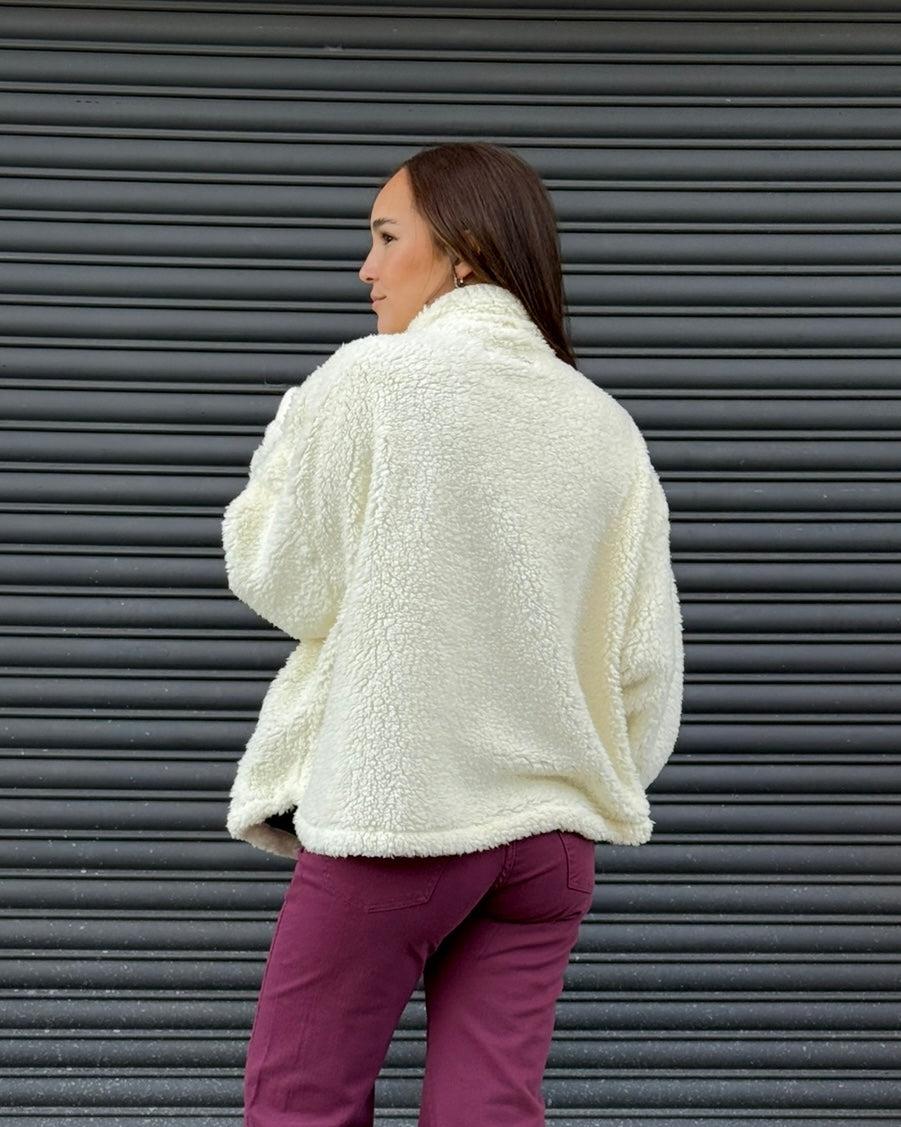 Campera peluche blanca